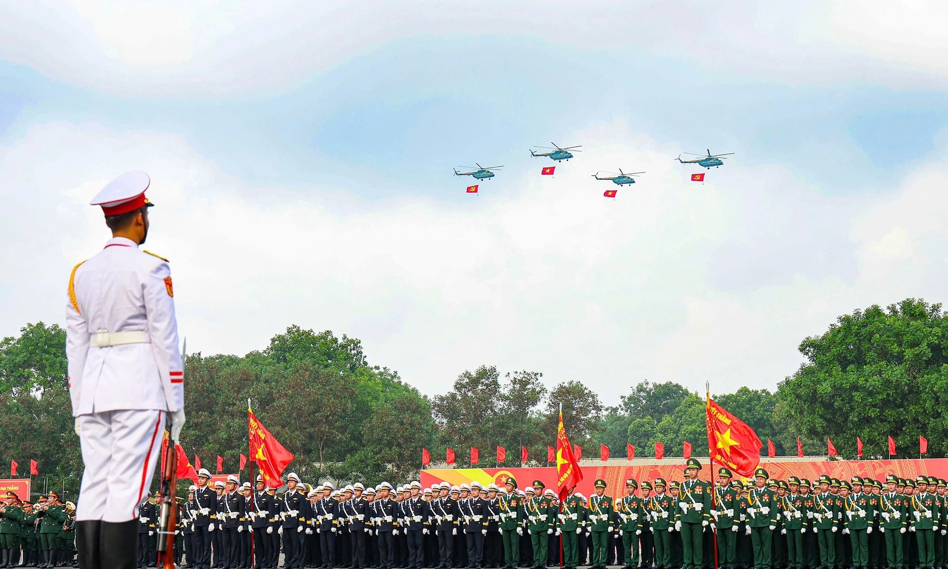 diễu binh diễu hành